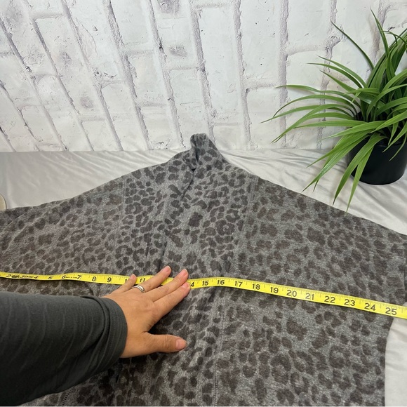 SUNDRY Leopard Print Open Cardigan - Picture 10 of 11
